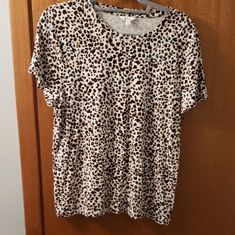 Reitmans Black and Cream Animal Print Short Sleeve Top